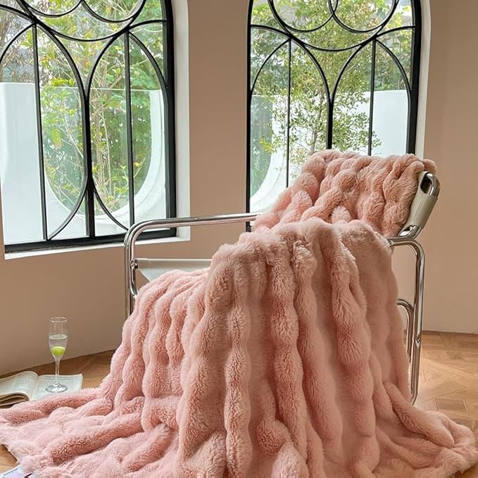 Limos Soft Velvet Blanket, Soft and Comfortable Faux Fur Blanket for Sofa Bed Couch (Pink, 100 x 150cm)